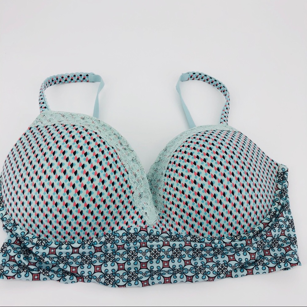 Victoria's Secret Padded No Wire Armature Bra 36D